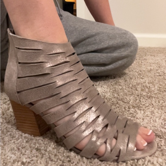 Donald J. Pliner Bootie - Picture 6 of 10